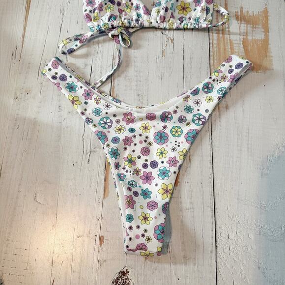 Oceanus Swimwear Revolve Ditzy Floral Bikini Set White Multi Size Large - Picture 2 of 7